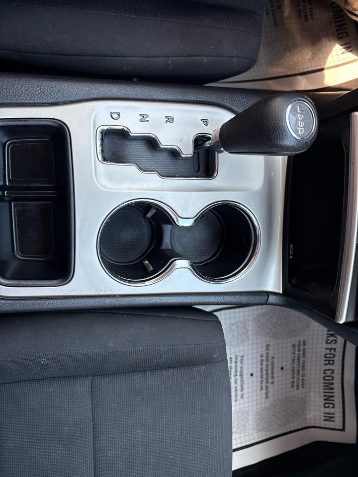 Jeep Grand Cherokee Laredo 4WD 2011