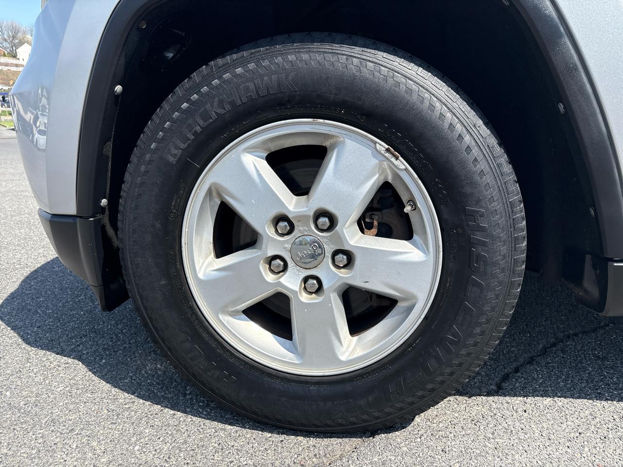 Jeep Grand Cherokee Laredo 4WD 2011