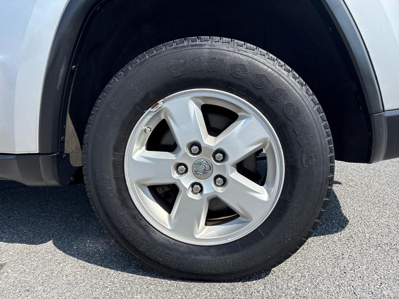 Jeep Grand Cherokee Laredo 4WD 2011