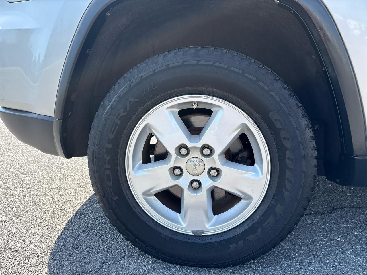 Jeep Grand Cherokee Laredo 4WD 2011