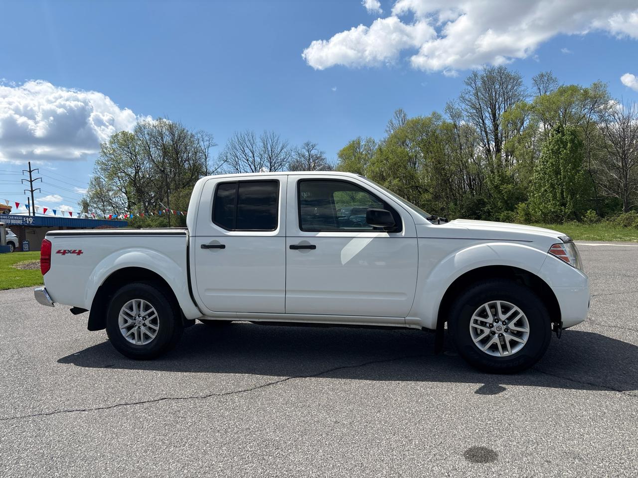 Nissan Frontier SV Crew Cab 5AT 4WD 2014