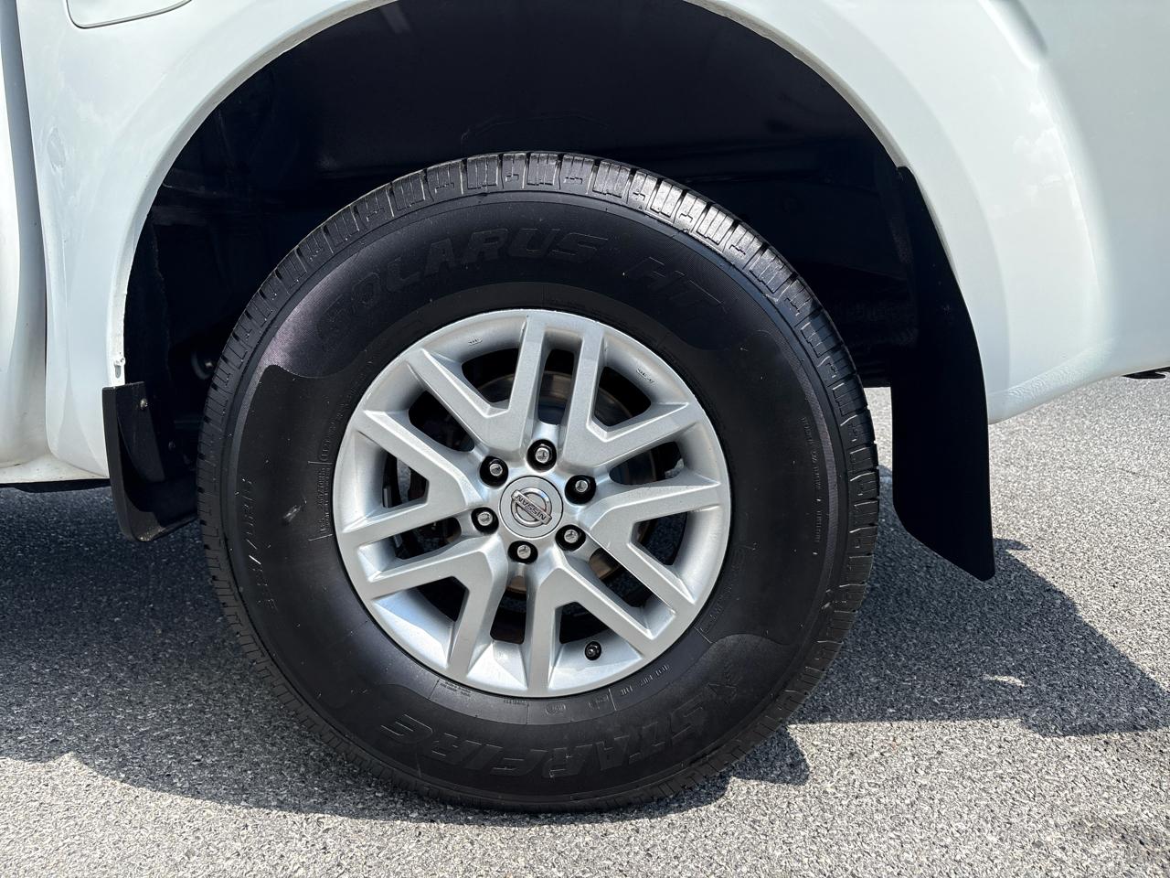 Nissan Frontier SV Crew Cab 5AT 4WD 2014