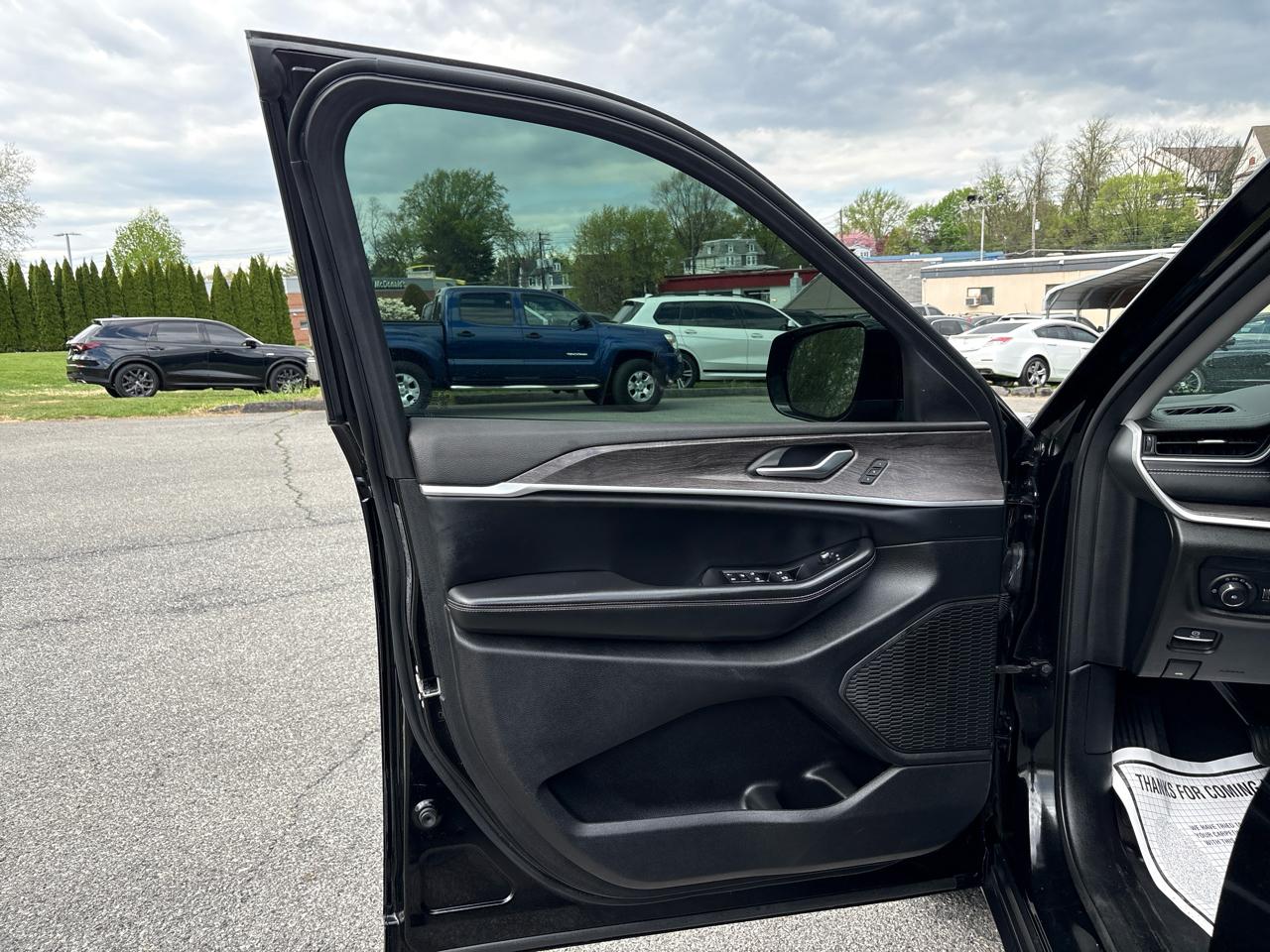 Jeep Grand Cherokee L Limited 4WD 2023