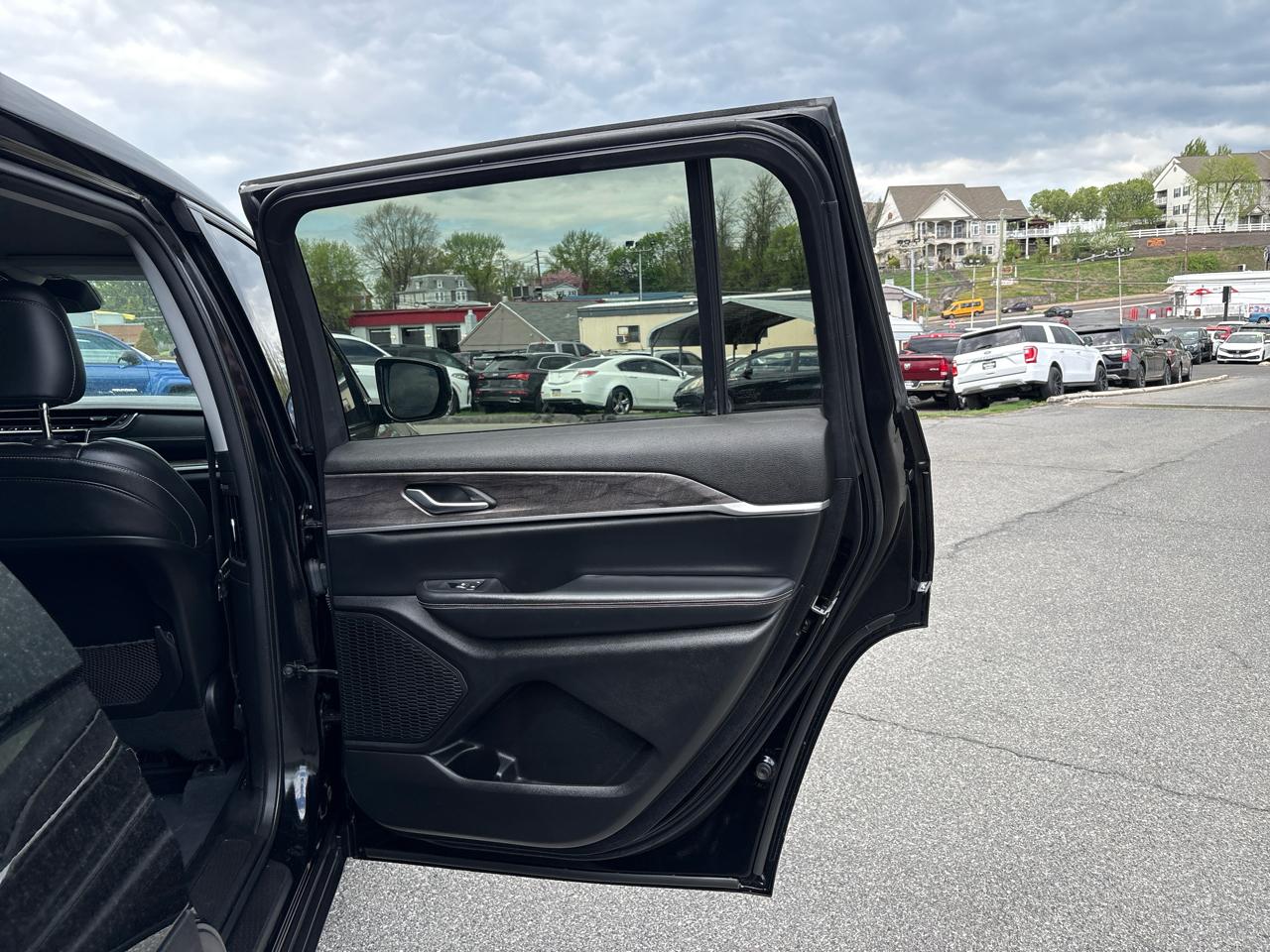 Jeep Grand Cherokee L Limited 4WD 2023