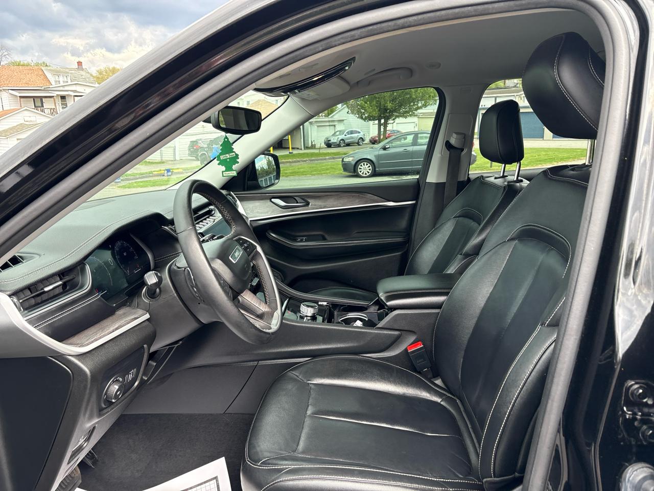 Jeep Grand Cherokee L Limited 4WD 2023