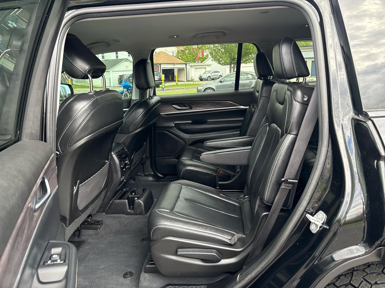 Jeep Grand Cherokee L Limited 4WD 2023