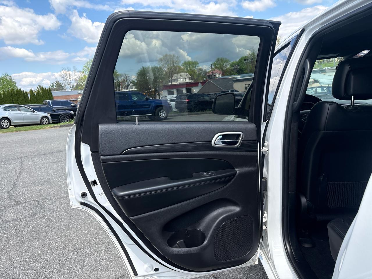 Jeep Grand Cherokee Laredo 4WD 2020