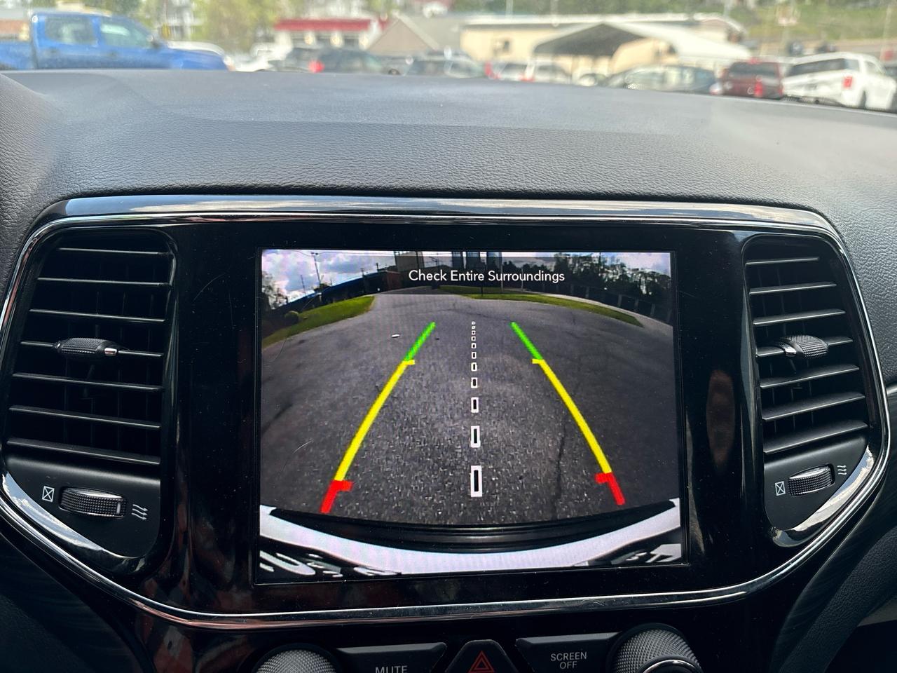 Jeep Grand Cherokee Laredo 4WD 2020