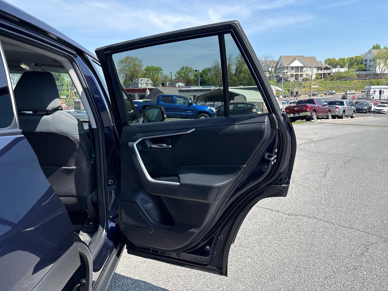 Toyota RAV4 XLE AWD 2025