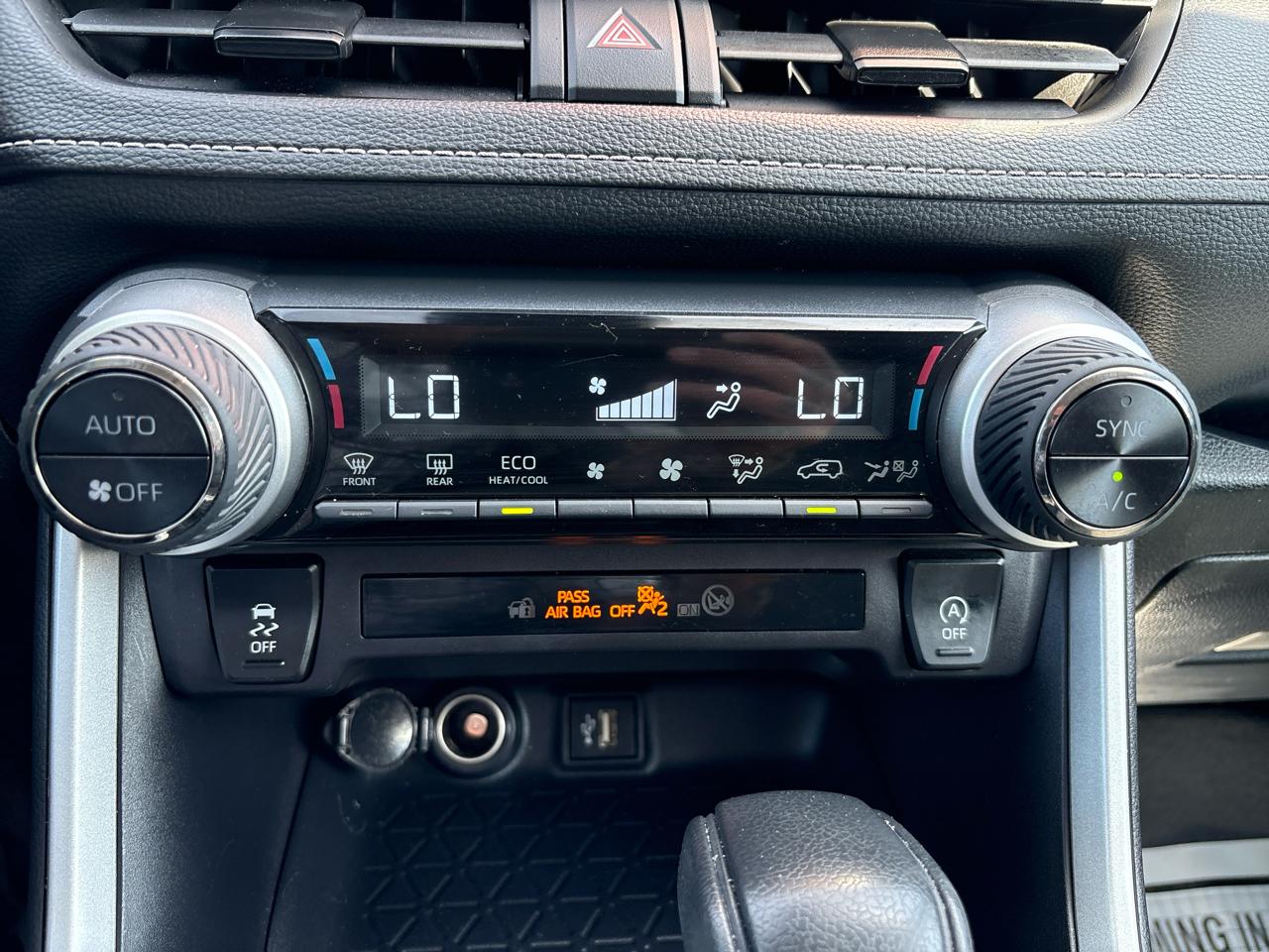 Toyota RAV4 XLE AWD 2025