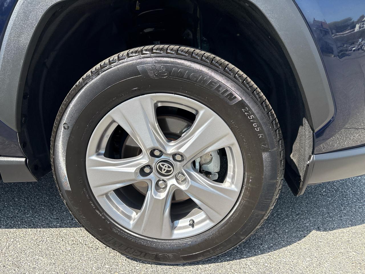 Toyota RAV4 XLE AWD 2025