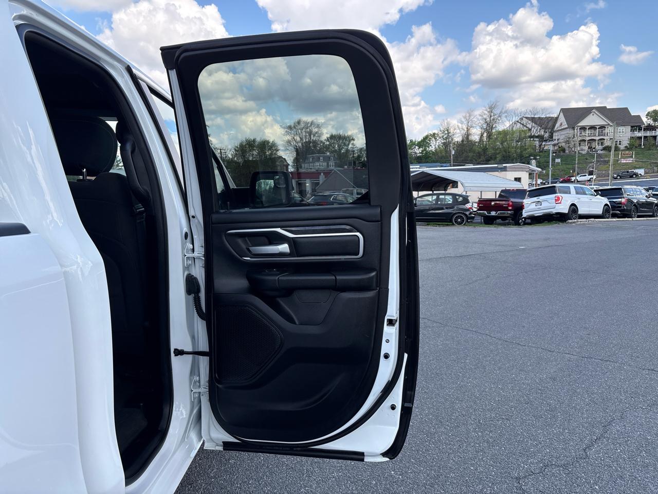 RAM 1500 Big Horn Quad Cab 4WD 2023