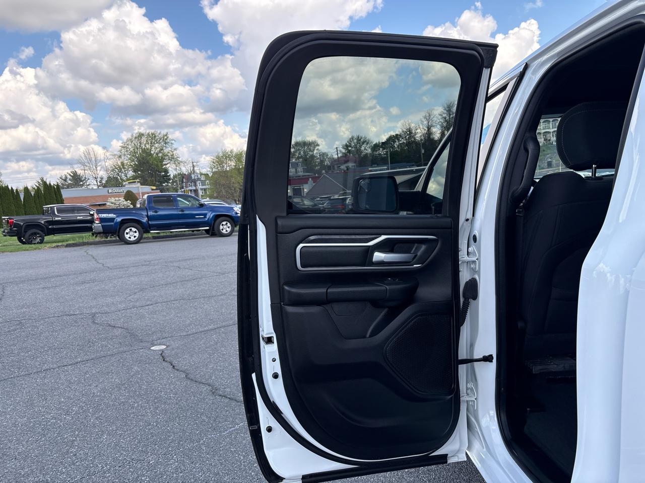 RAM 1500 Big Horn Quad Cab 4WD 2023