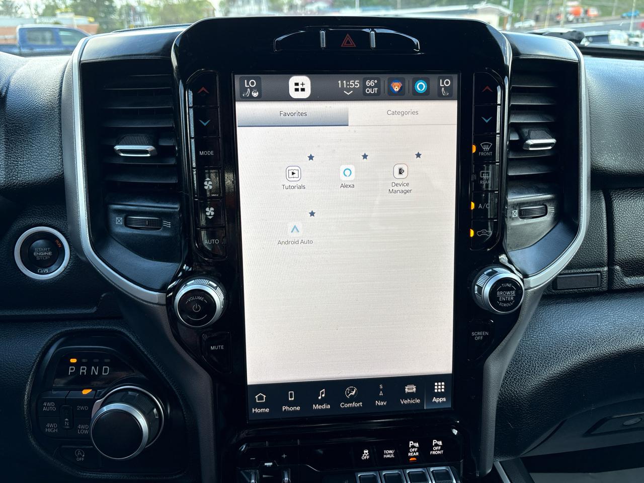 RAM 1500 Big Horn Quad Cab 4WD 2023