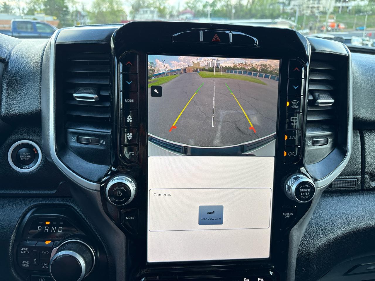 RAM 1500 Big Horn Quad Cab 4WD 2023