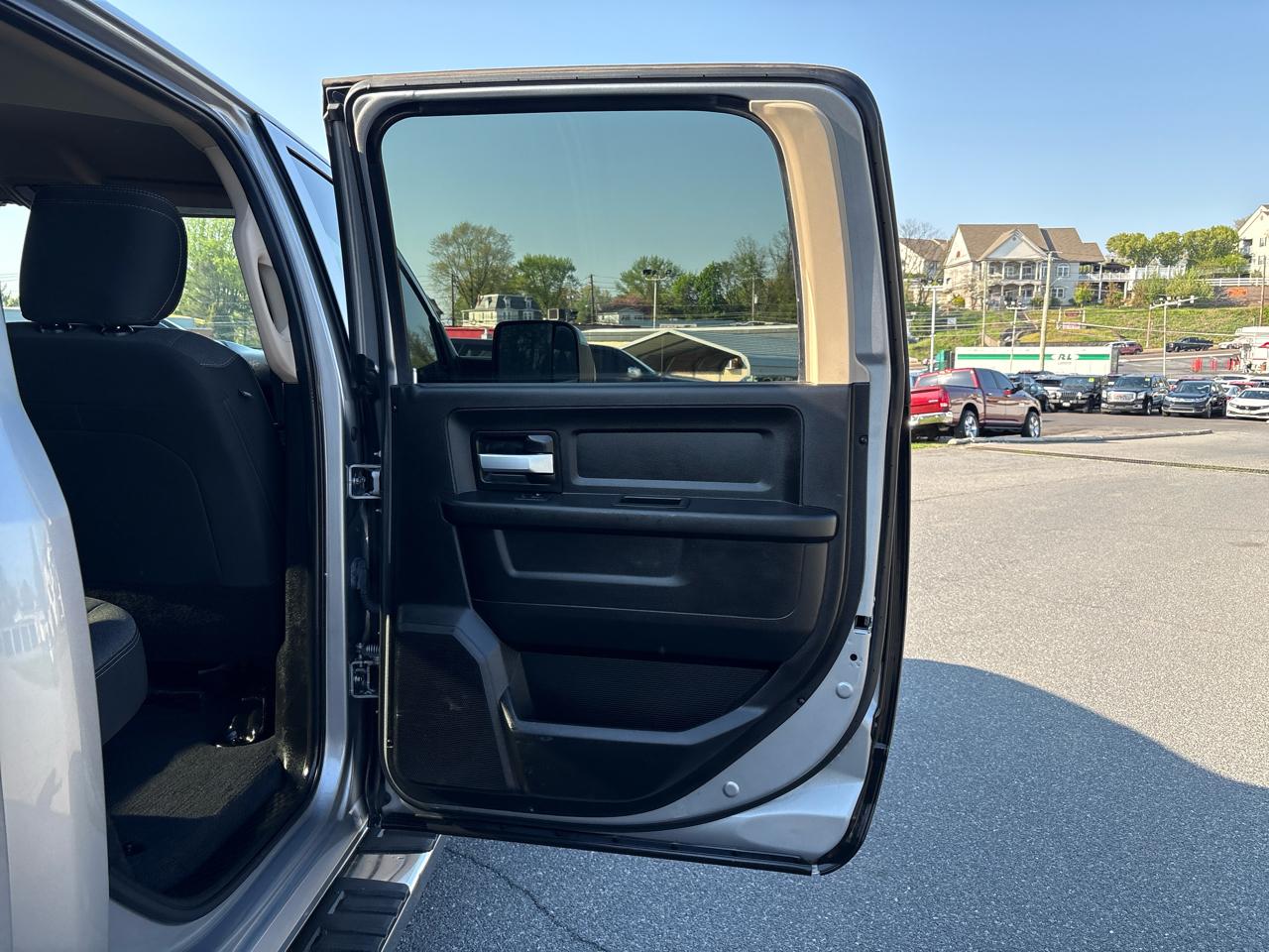 RAM 3500 Tradesman Crew Cab 4WD DRW 2019