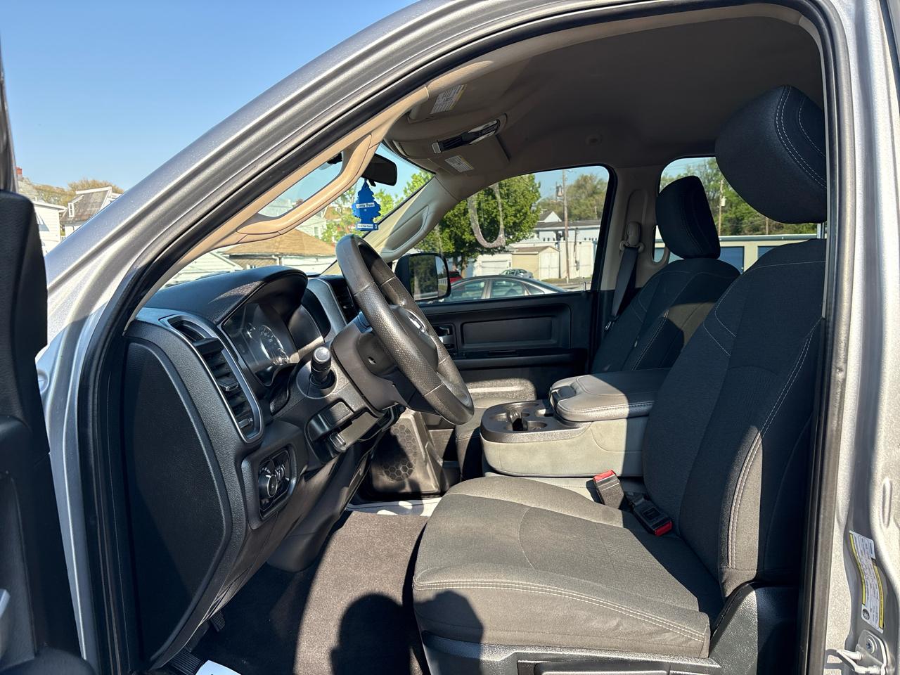 RAM 3500 Tradesman Crew Cab 4WD DRW 2019