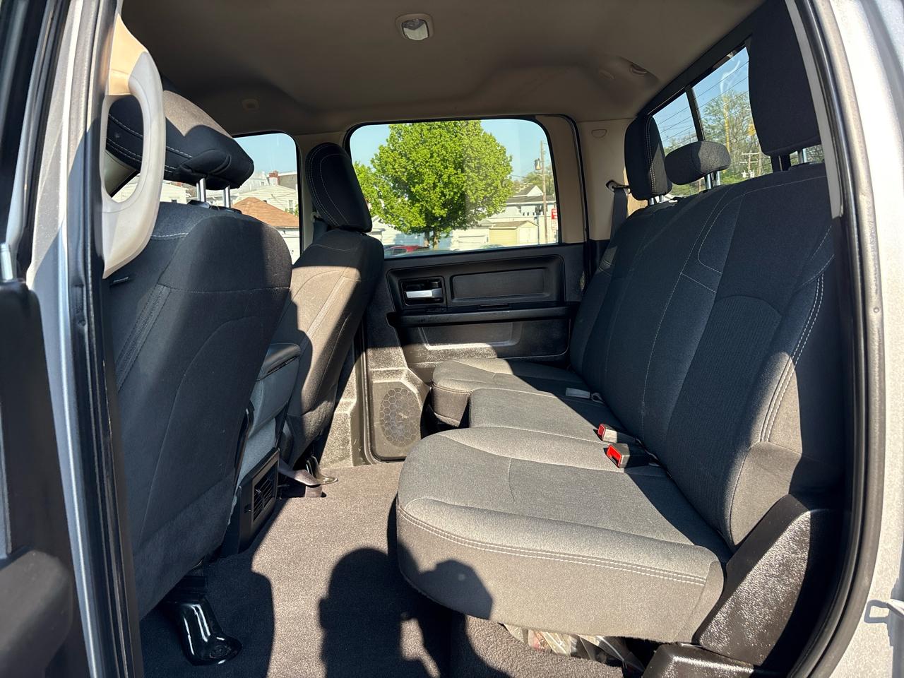 RAM 3500 Tradesman Crew Cab 4WD DRW 2019
