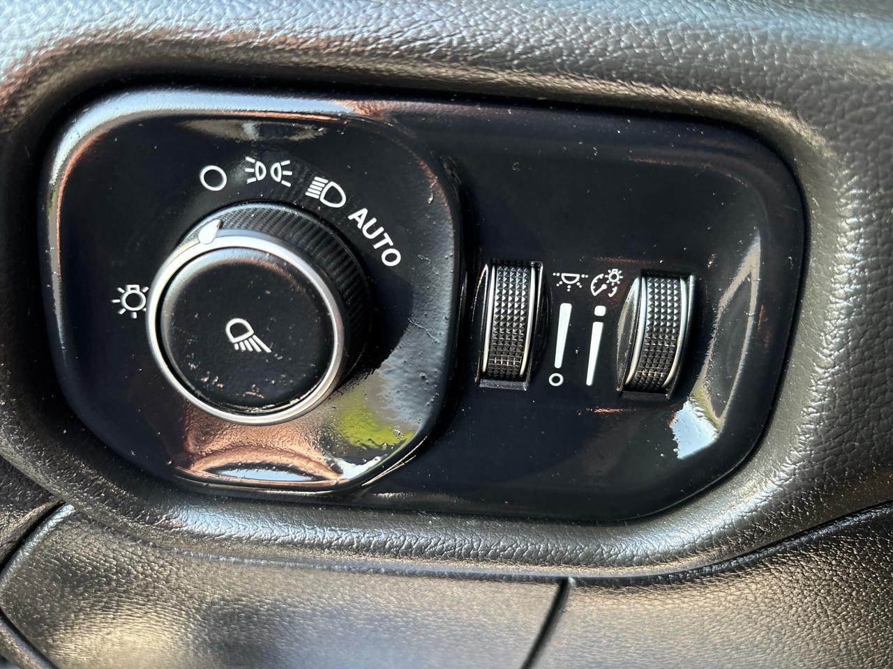 RAM 3500 Tradesman Crew Cab 4WD DRW 2019