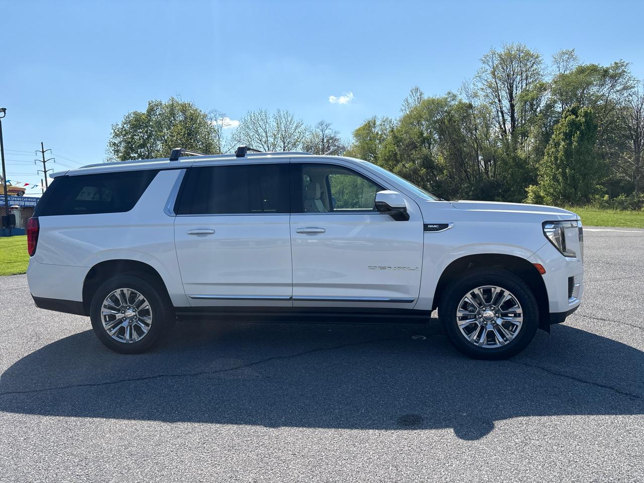 GMC Yukon XL Denali 4WD 2022