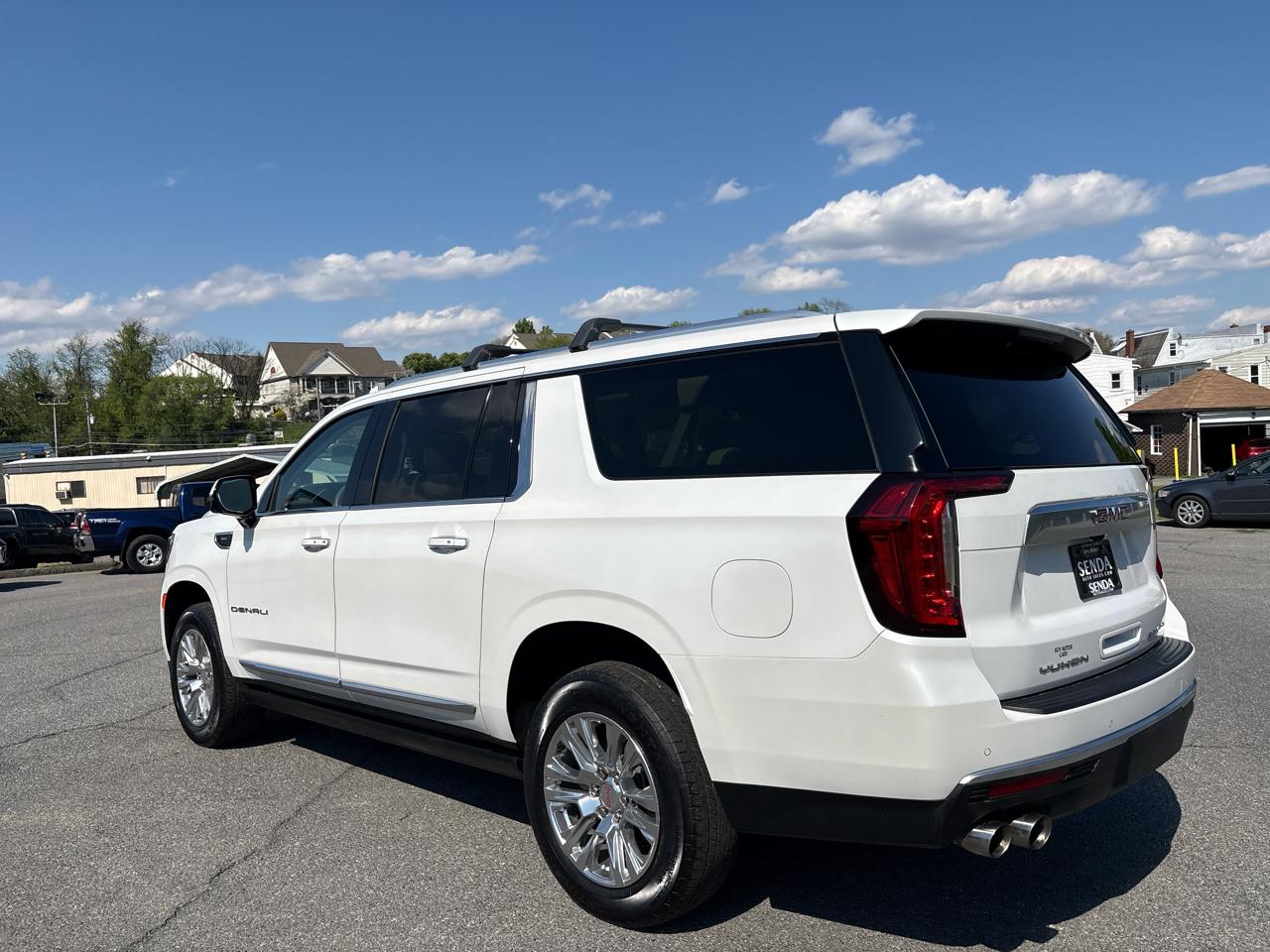 GMC Yukon XL Denali 4WD 2022