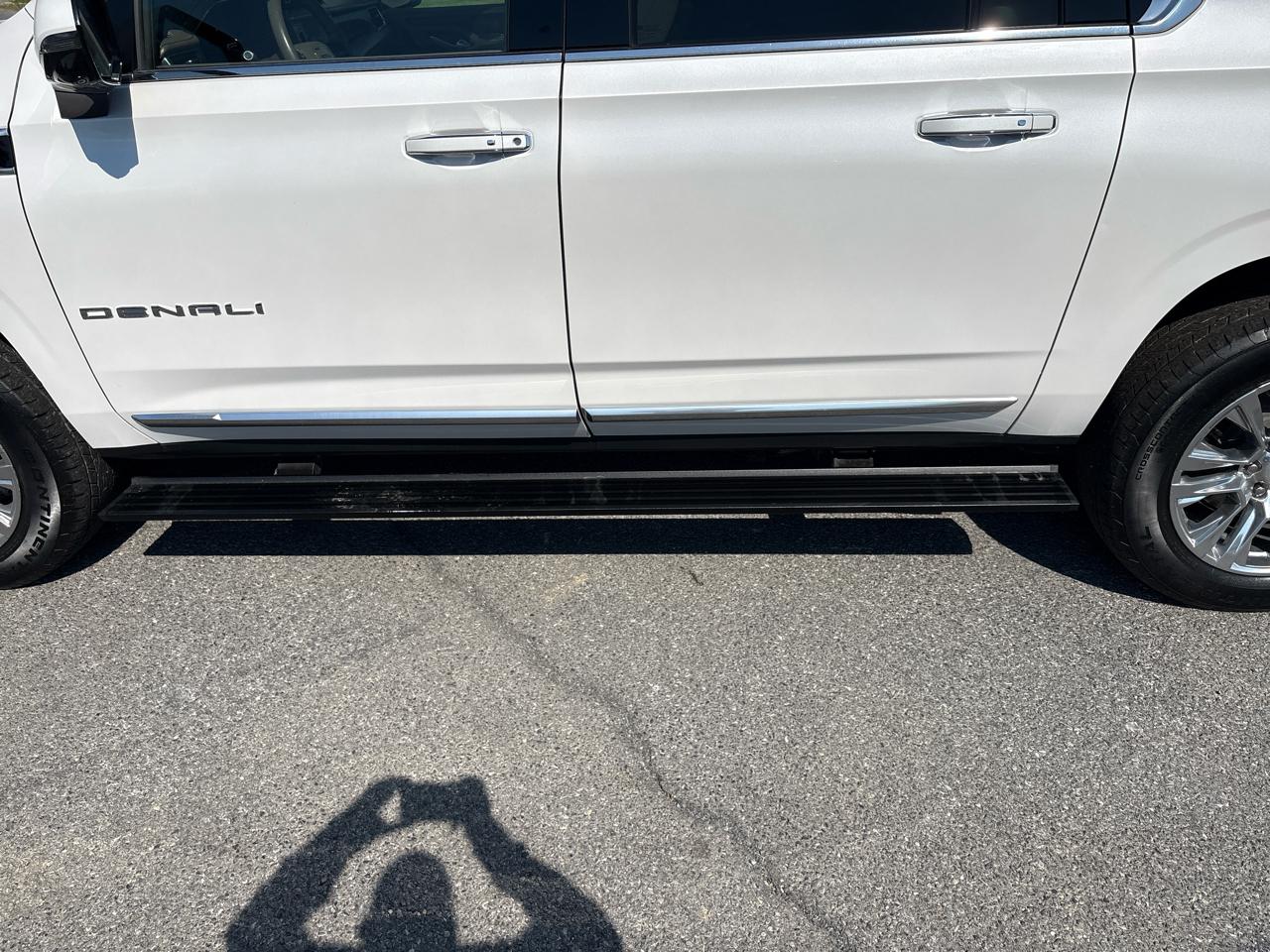 GMC Yukon XL Denali 4WD 2022