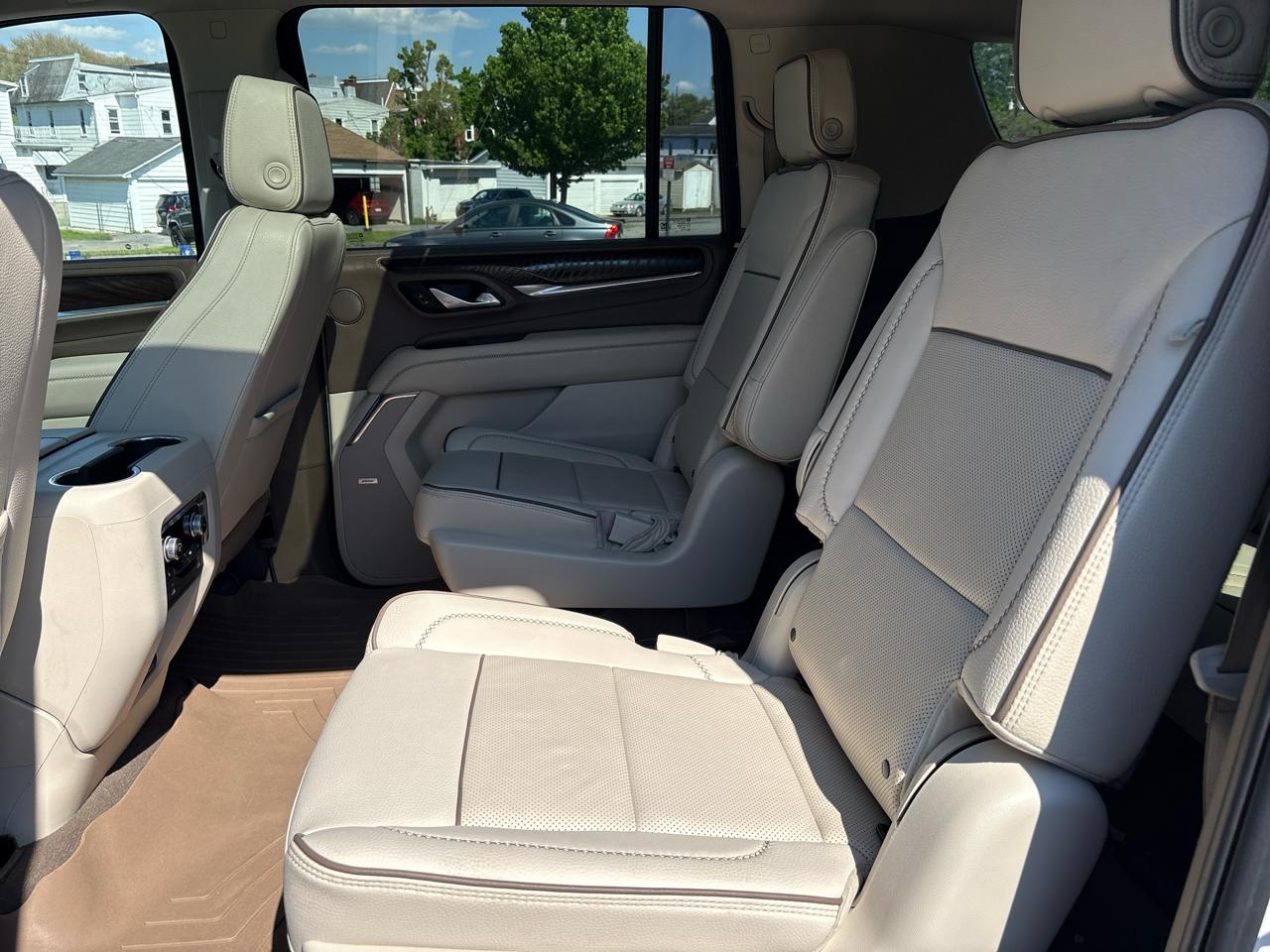 GMC Yukon XL Denali 4WD 2022