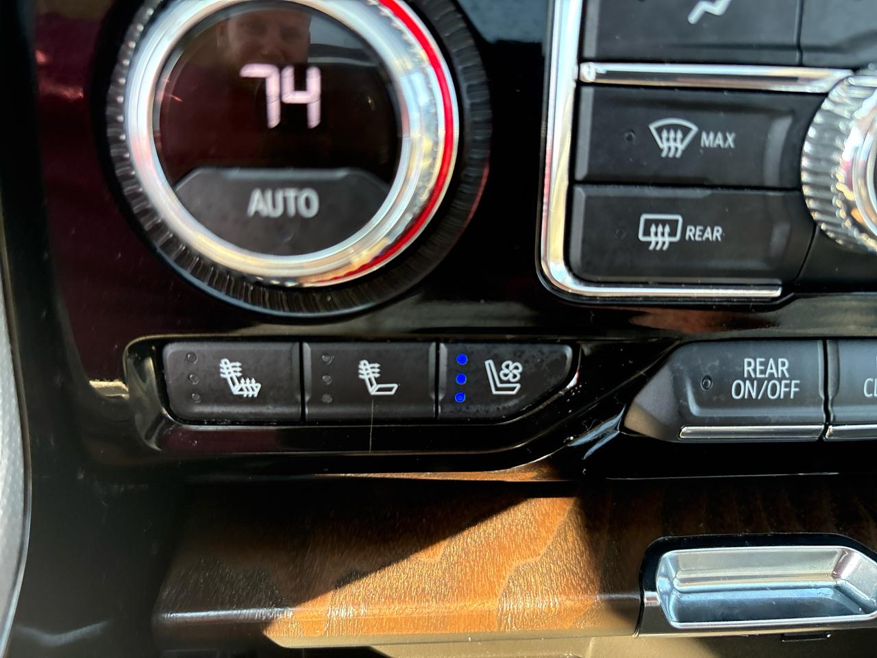 GMC Yukon XL Denali 4WD 2022