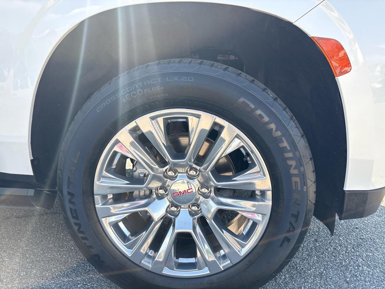 GMC Yukon XL Denali 4WD 2022