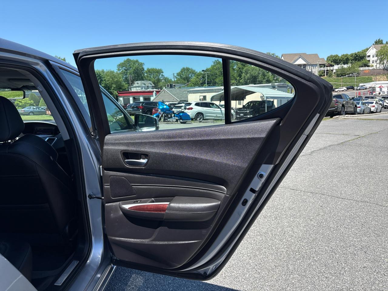 Acura TLX 9-Spd AT w/Technology Package 2016