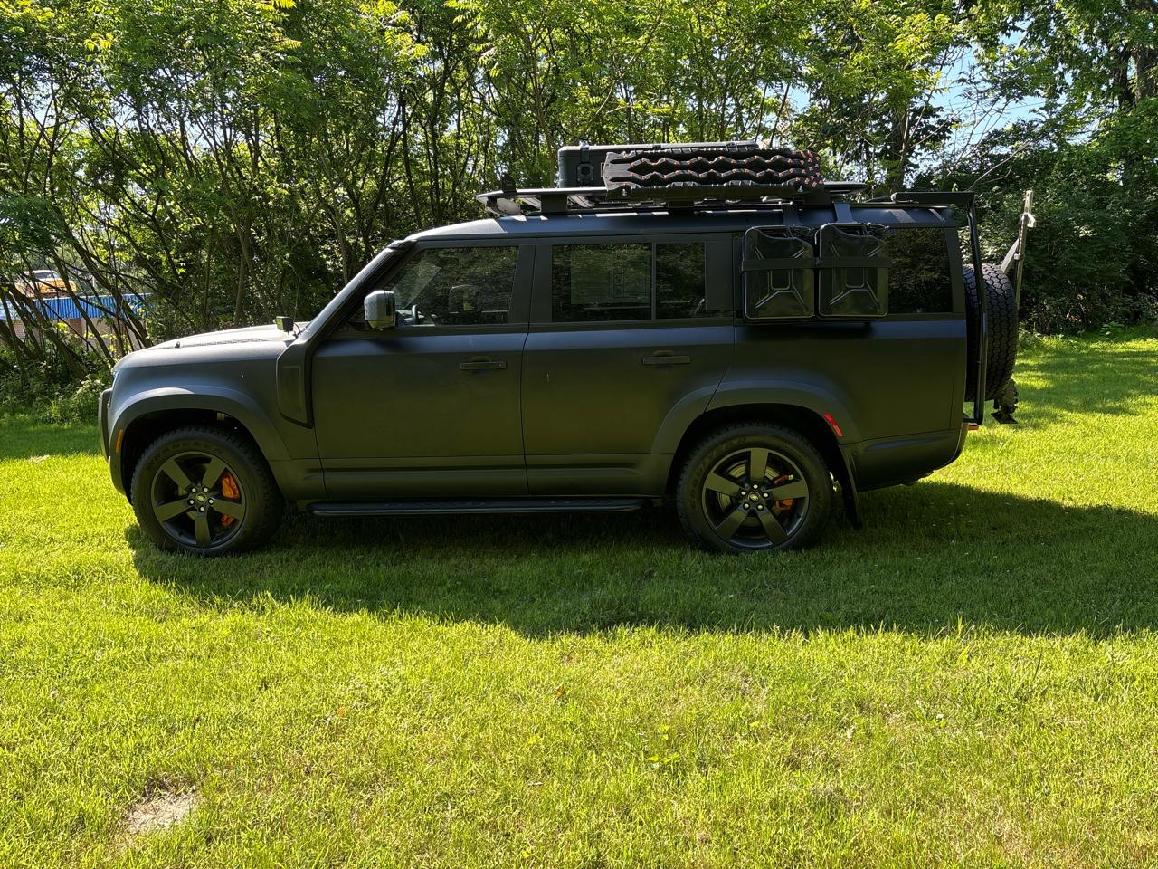 Land Rover Defender 130 SE 2023