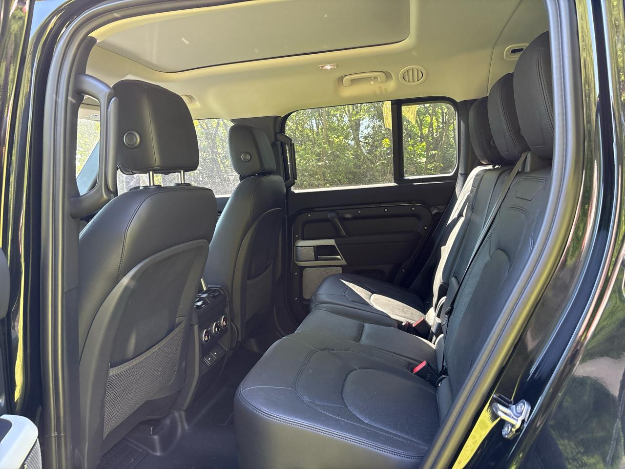 Land Rover Defender 130 SE 2023