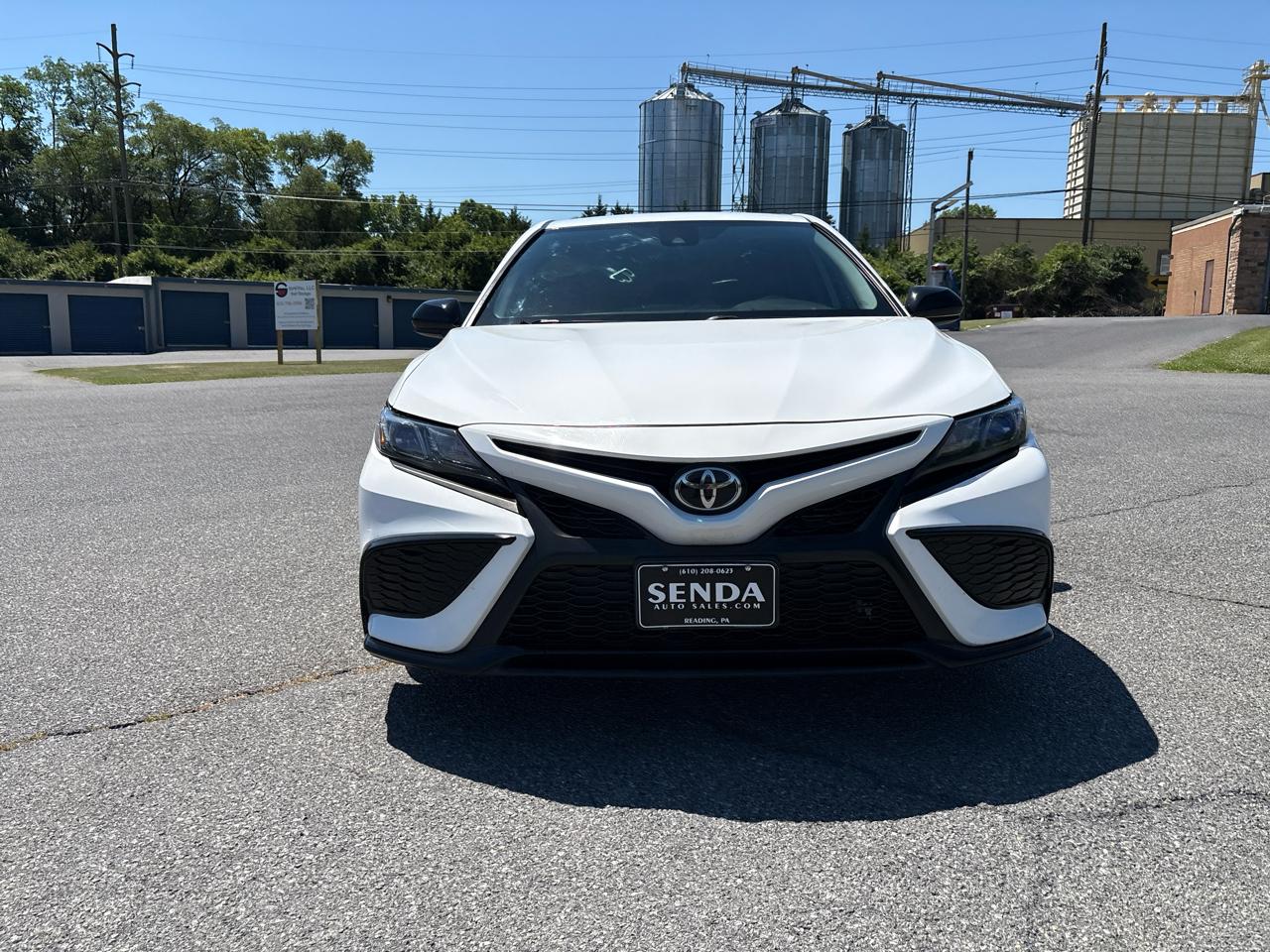 Toyota Camry SE 2021