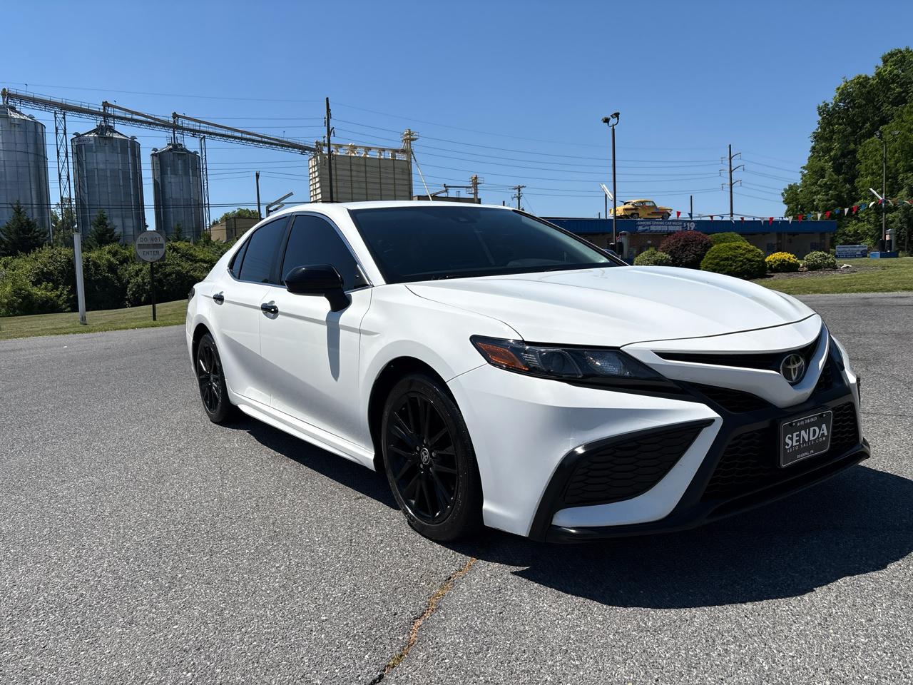 Toyota Camry SE 2021