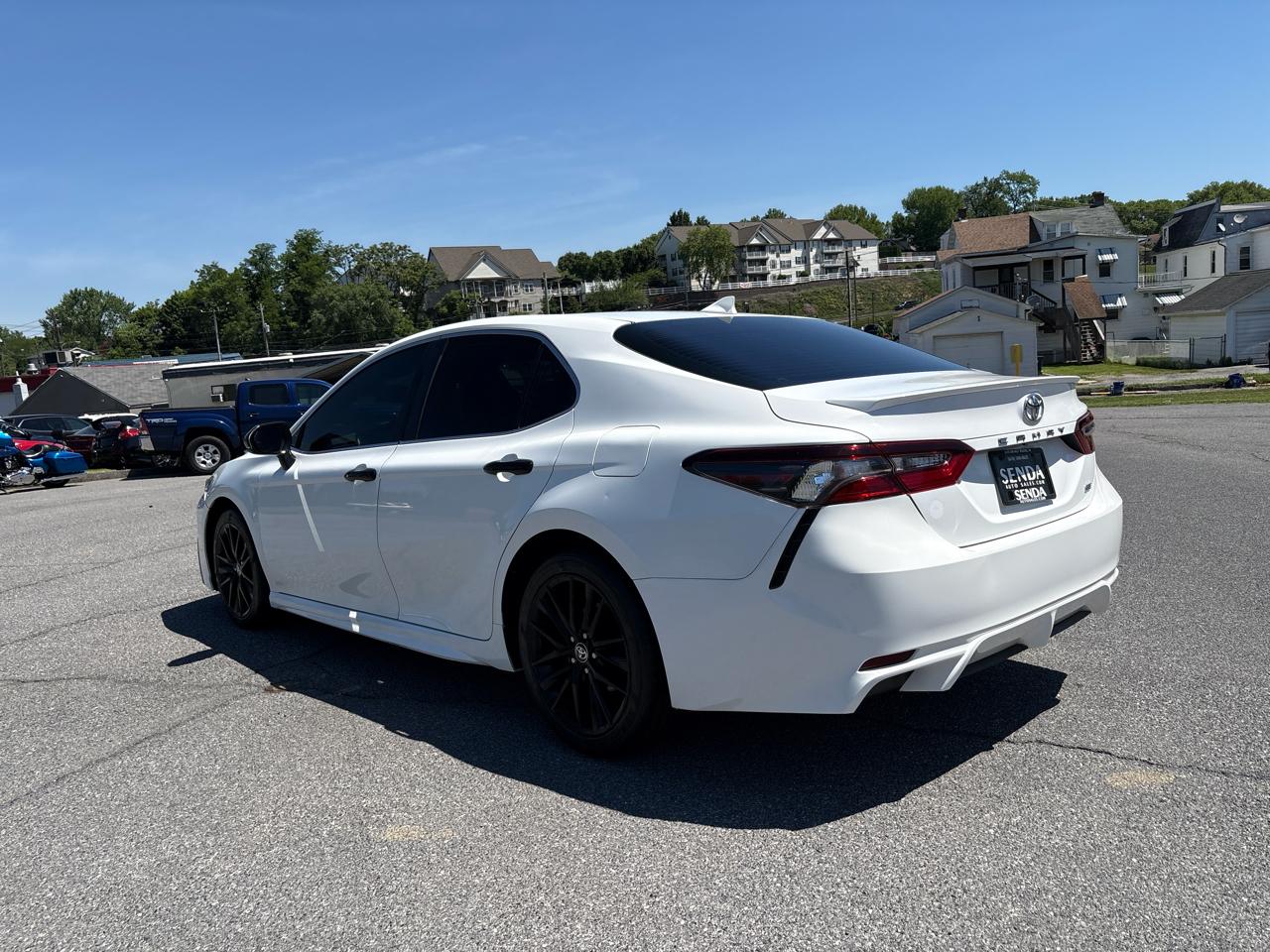 Toyota Camry SE 2021