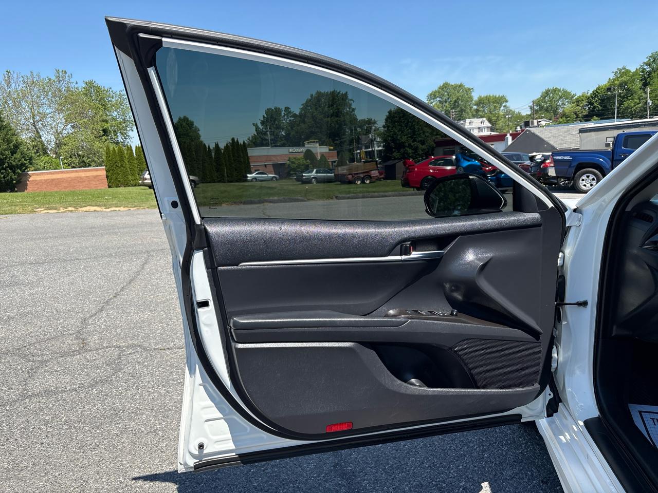 Toyota Camry SE 2021