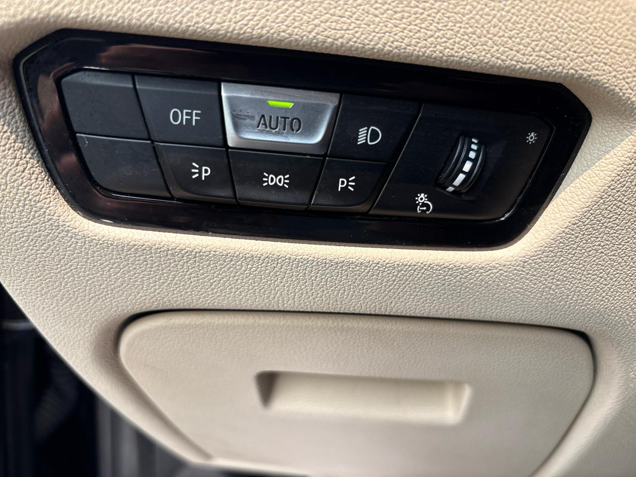 BMW 3-Series 330i xDrive 2019