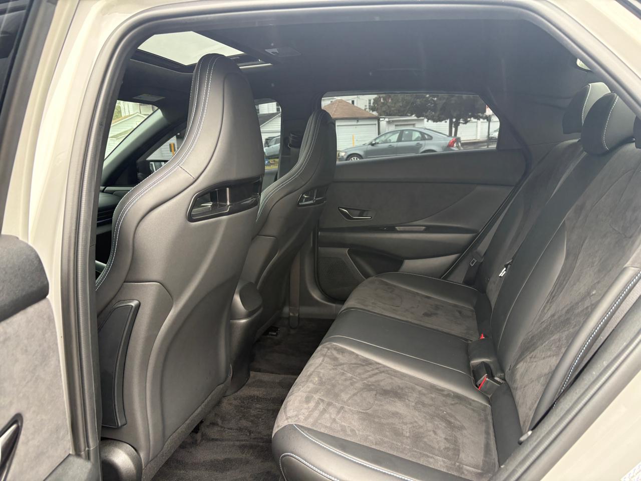 Hyundai Elantra  2023