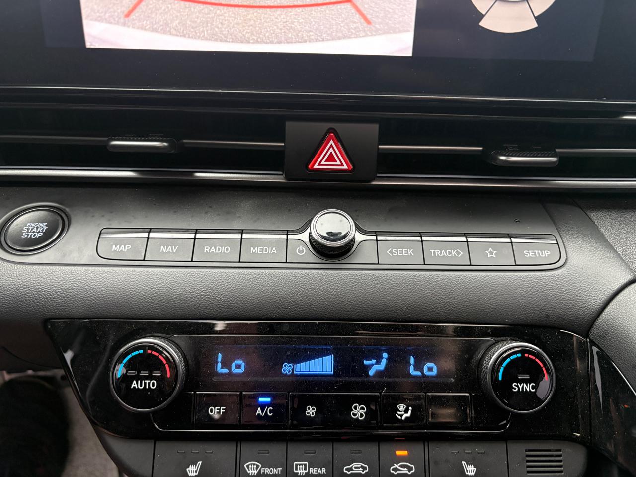 Hyundai Elantra  2023