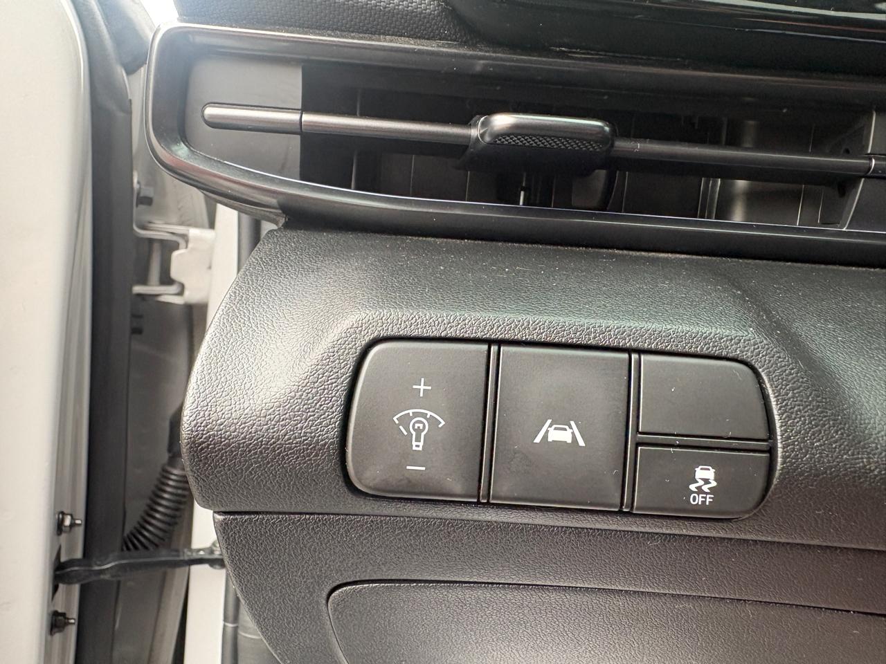 Hyundai Elantra  2023