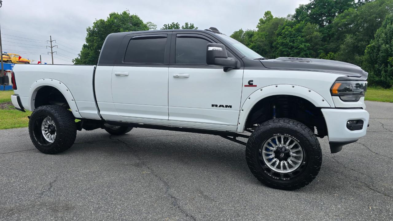 RAM 3500 Limited Mega Cab 4WD 2024