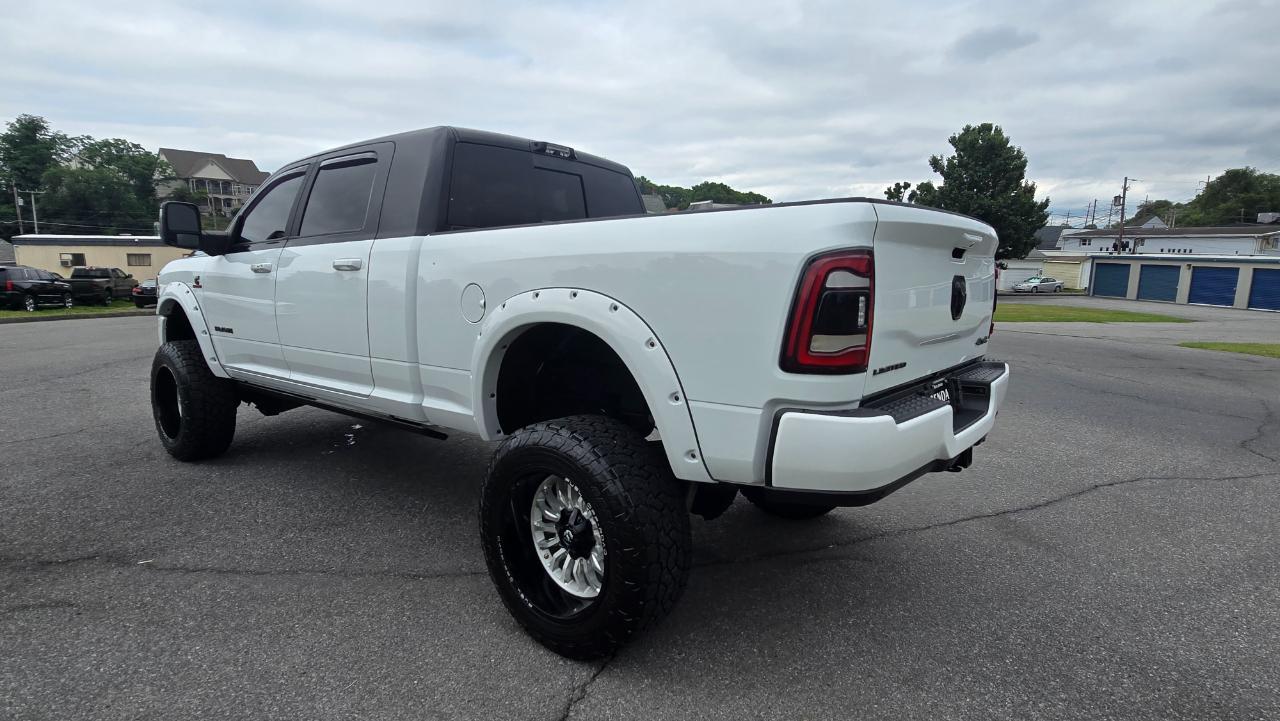 RAM 3500 Limited Mega Cab 4WD 2024