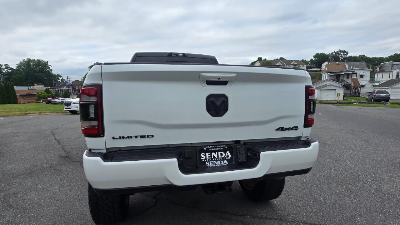 RAM 3500 Limited Mega Cab 4WD 2024