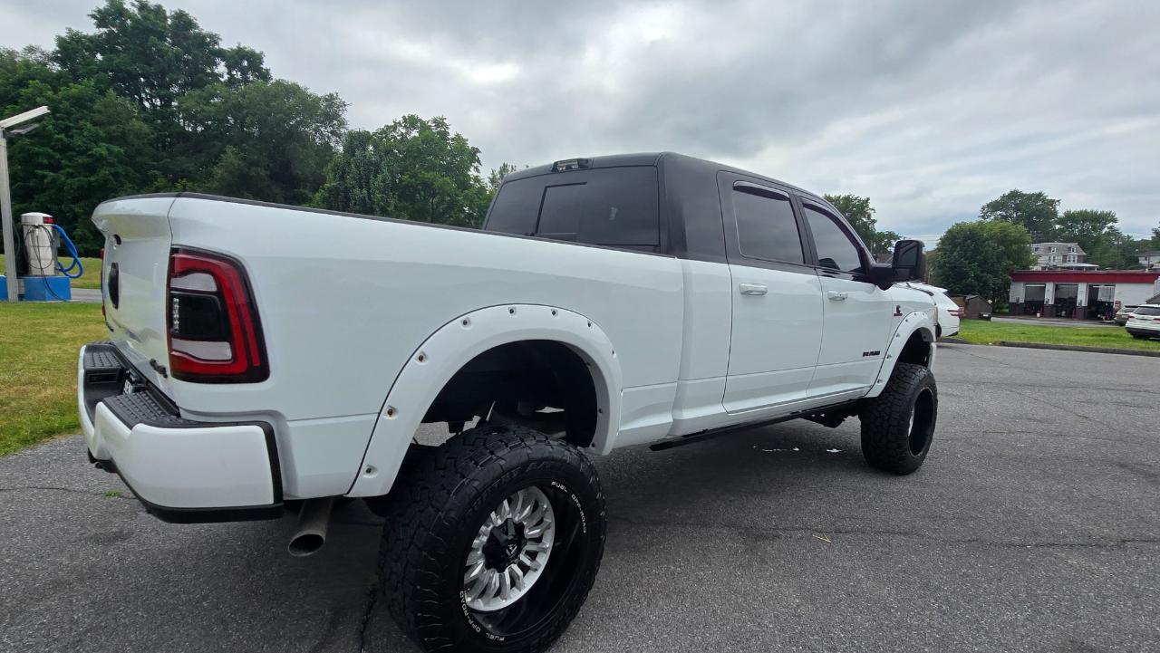 RAM 3500 Limited Mega Cab 4WD 2024