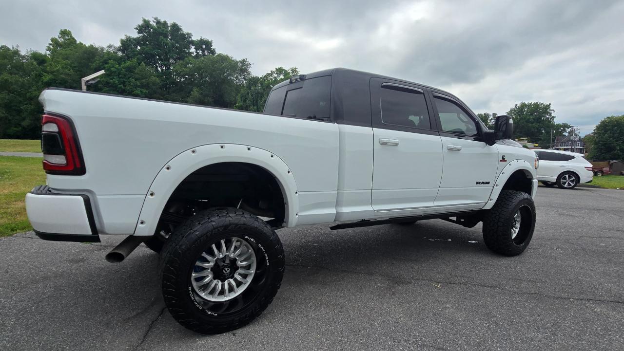 RAM 3500 Limited Mega Cab 4WD 2024