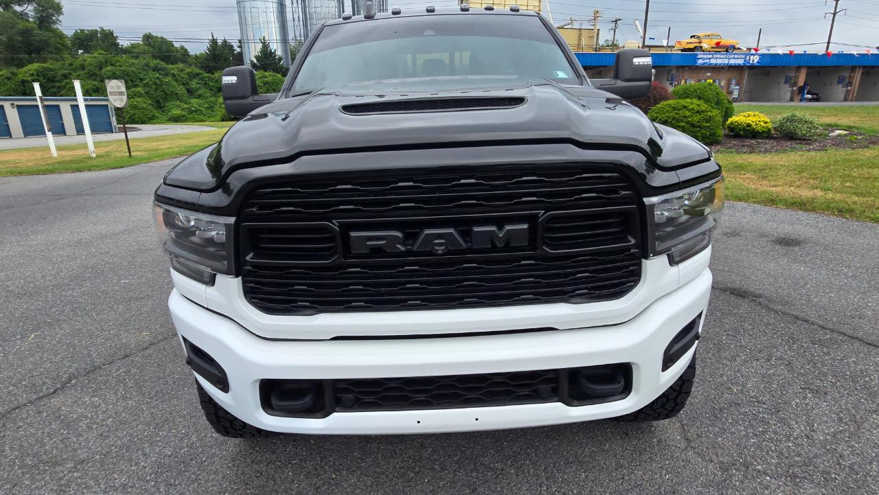 RAM 3500 Limited Mega Cab 4WD 2024