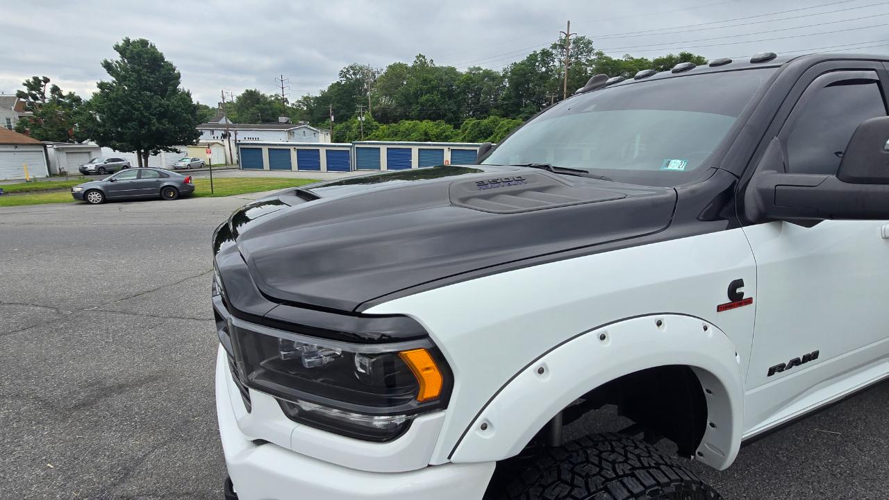 RAM 3500 Limited Mega Cab 4WD 2024