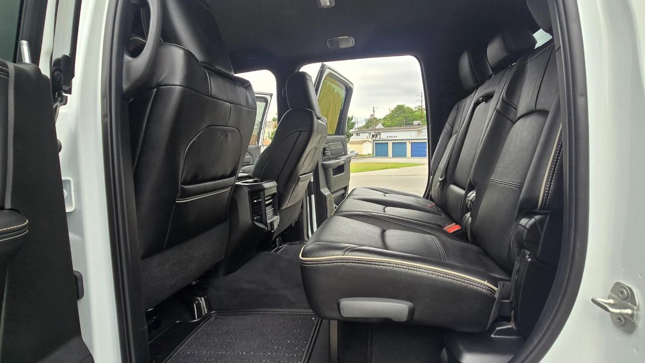 RAM 3500 Limited Mega Cab 4WD 2024