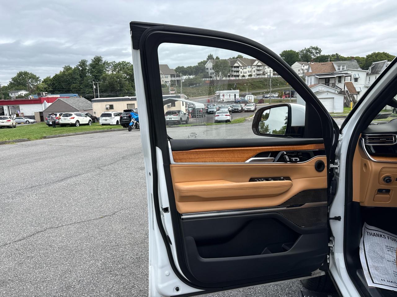 Jeep Grand Wagoneer Series III 4WD 2022
