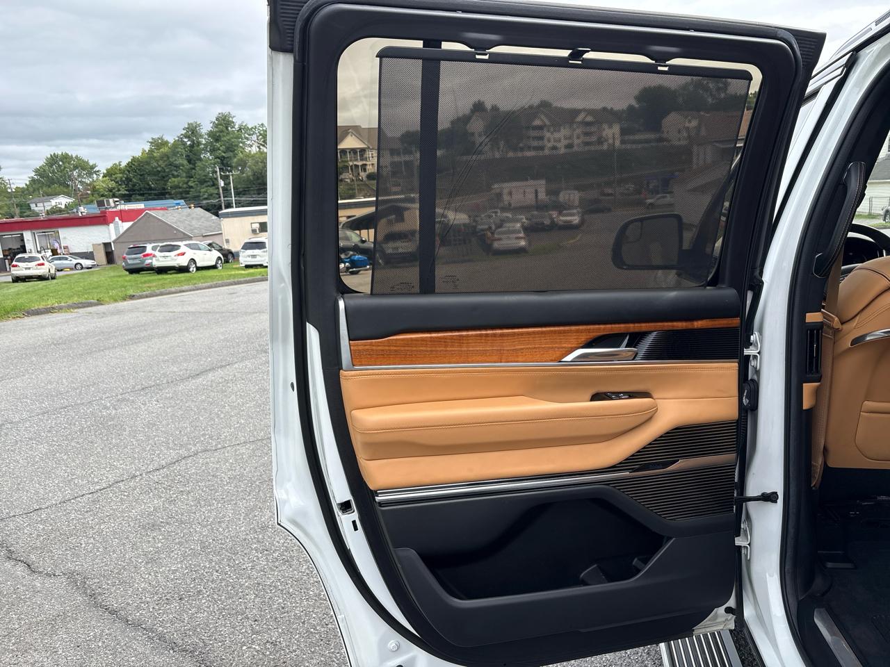 Jeep Grand Wagoneer Series III 4WD 2022